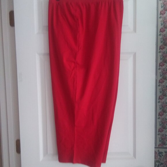 Catherines Red Suprema Capris- 5X-WP (Petite)- Like new - Picture 3 of 3